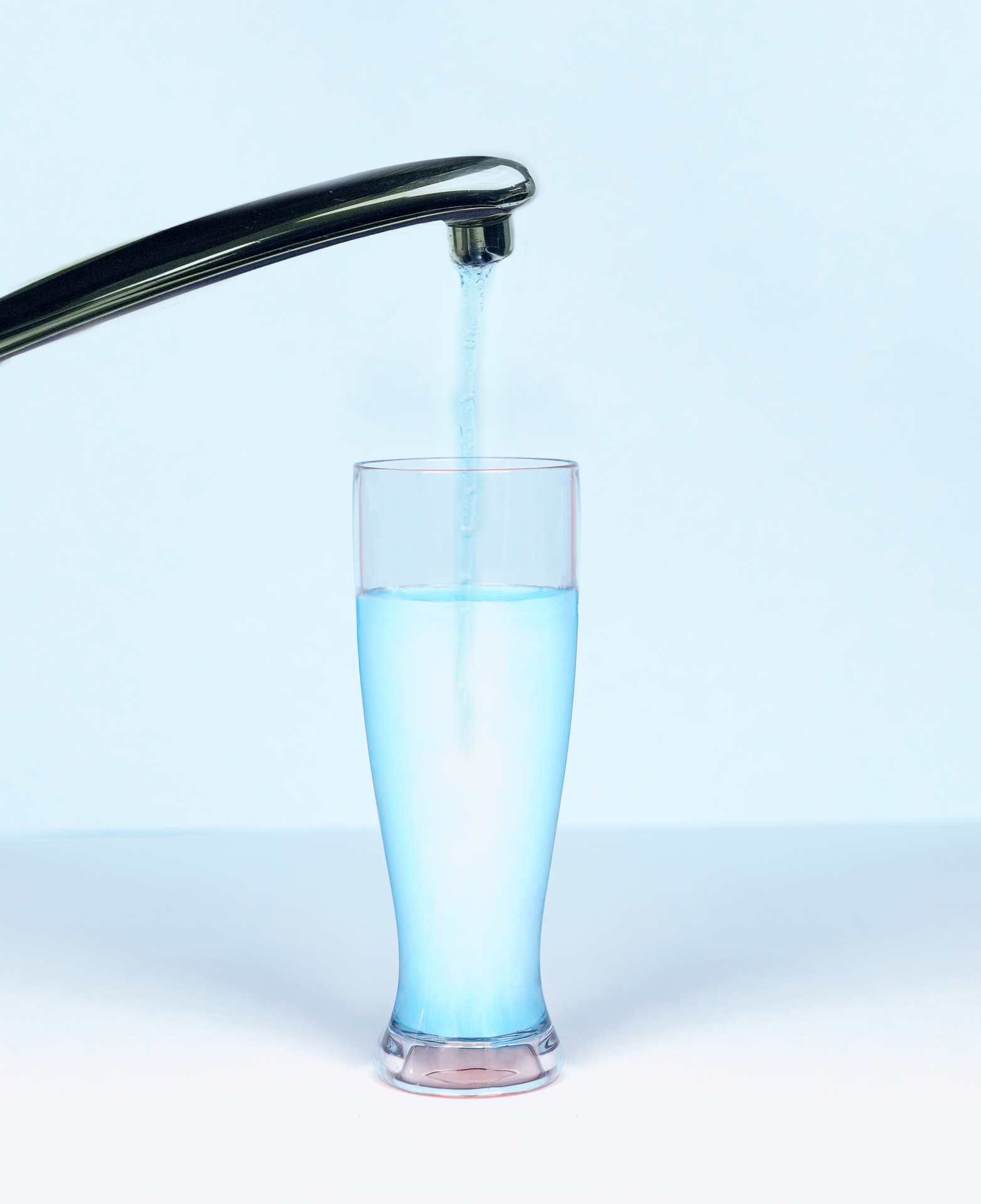Czysta woda do picia prosto z kranu – jakie to wygodne